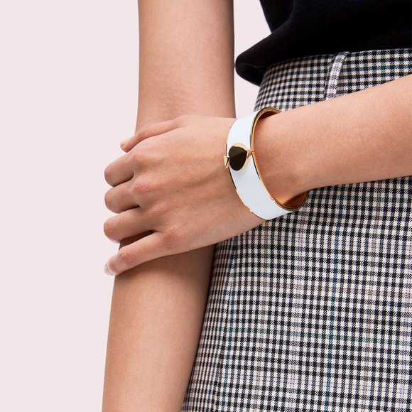 NWT Best Valentine gift Kate Spade New York Women's Heritage Spade Bangle - Picture 4 of 5